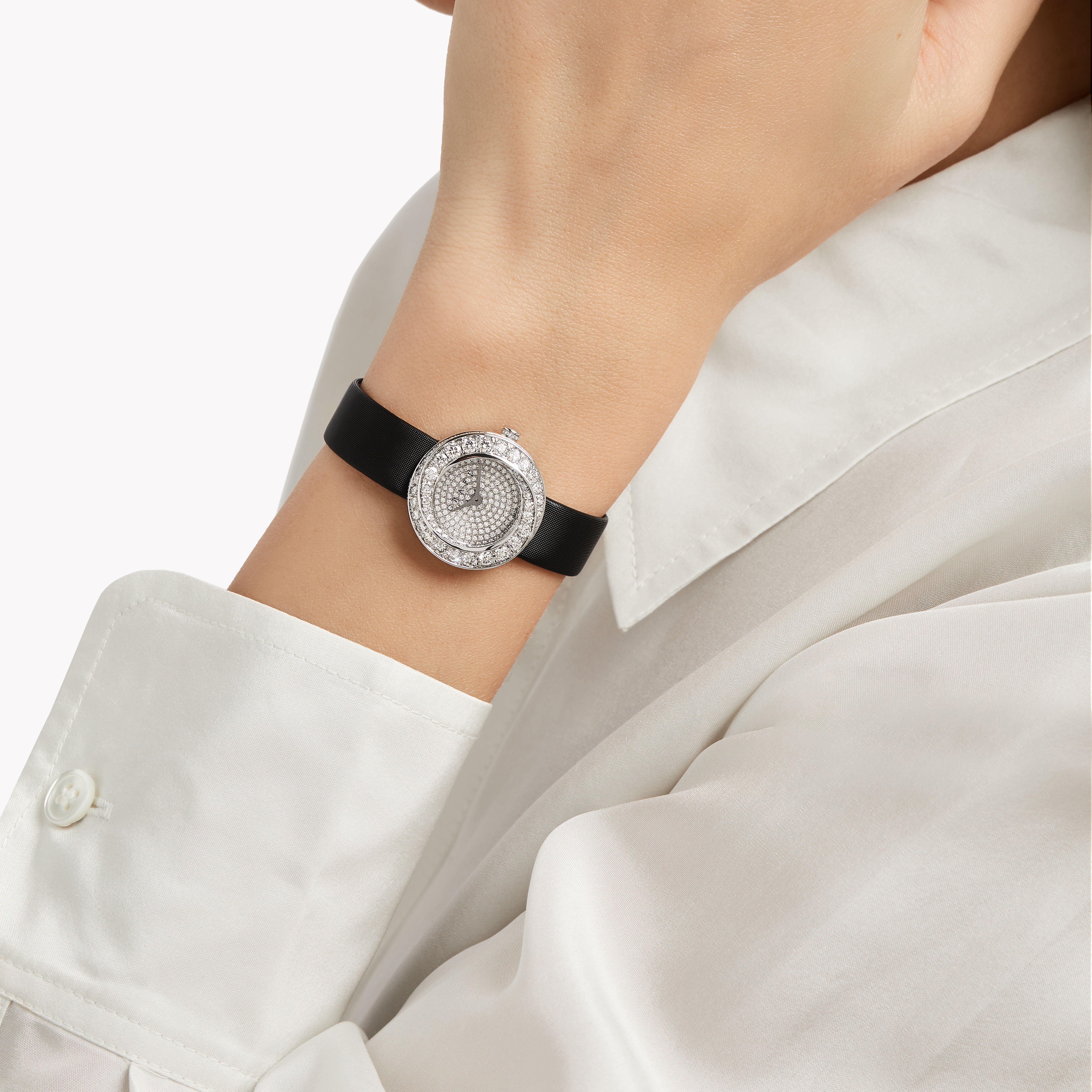 TsiMzqM Smart Watches-Fashion Women Wide Band Twisted Velvet Spiral  Bracelet Alloy Quartz Wrist Watch : Amazon.in: Electronics