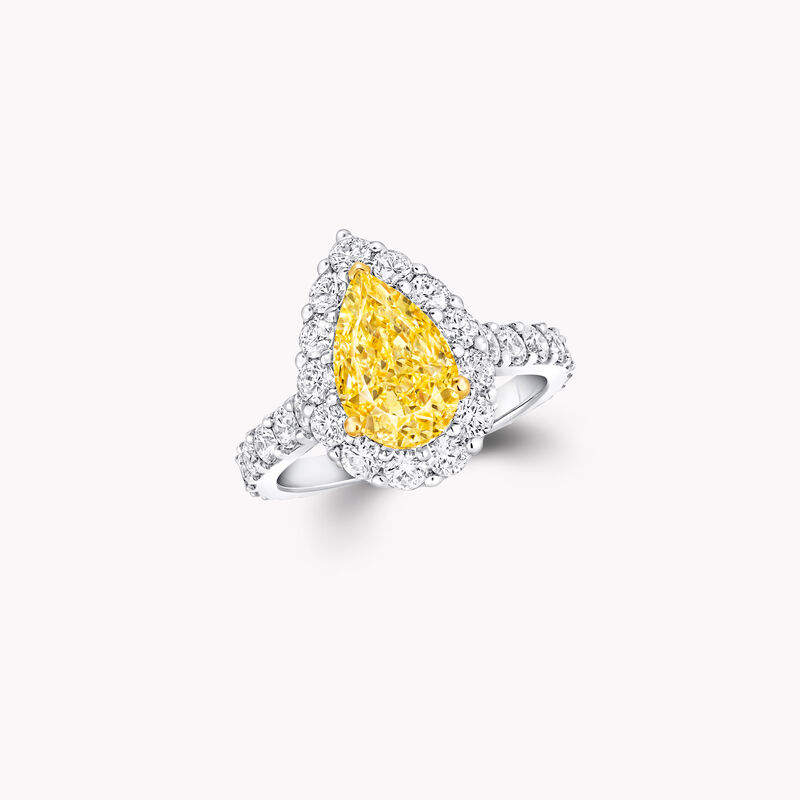 Icon梨形黄钻和白钻订婚戒指