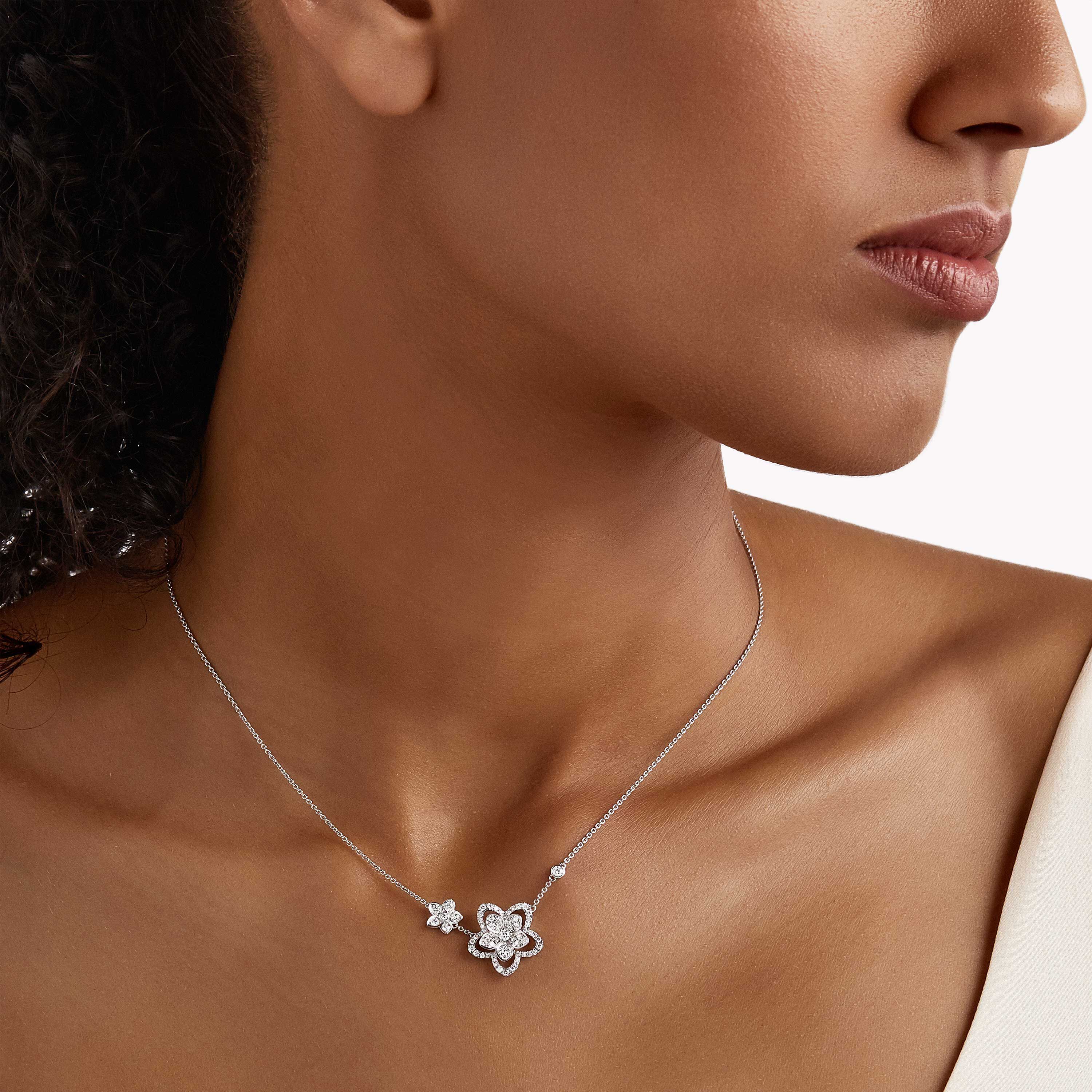 unique diamond pendant necklace