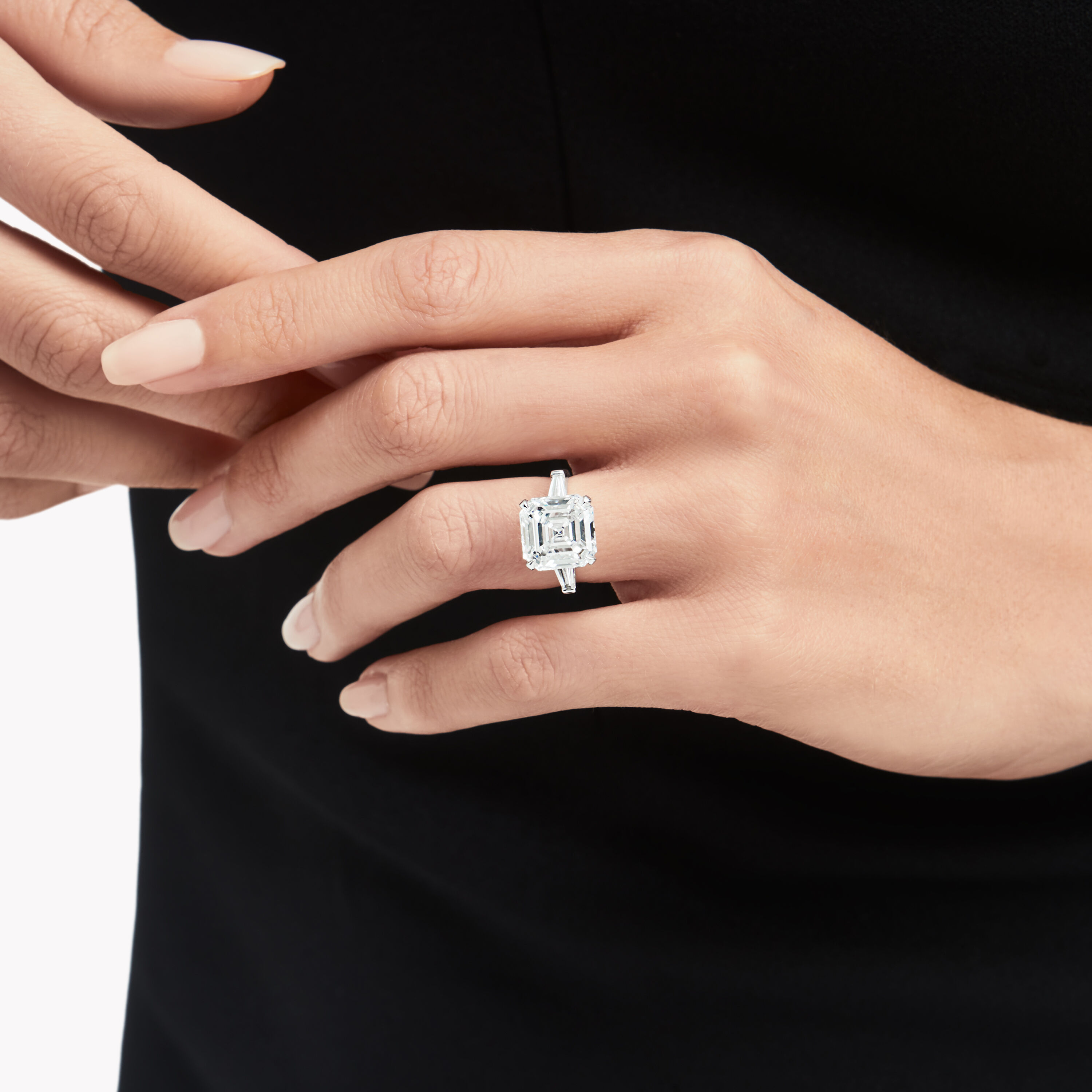 7.70 carat D emerald cut diamond ring (8.23 cts) | Graff