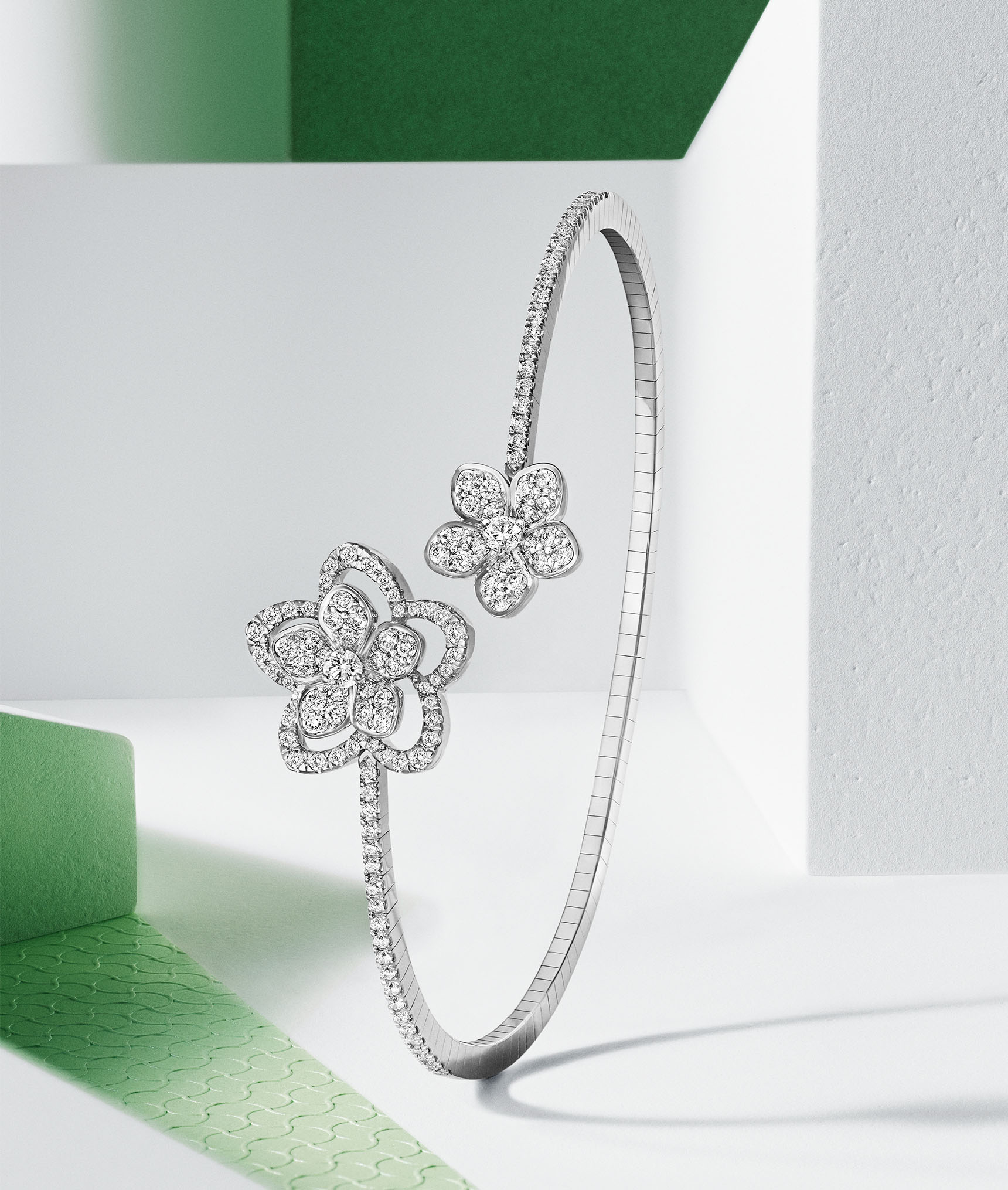 Image of Graff Wild Flower bangle